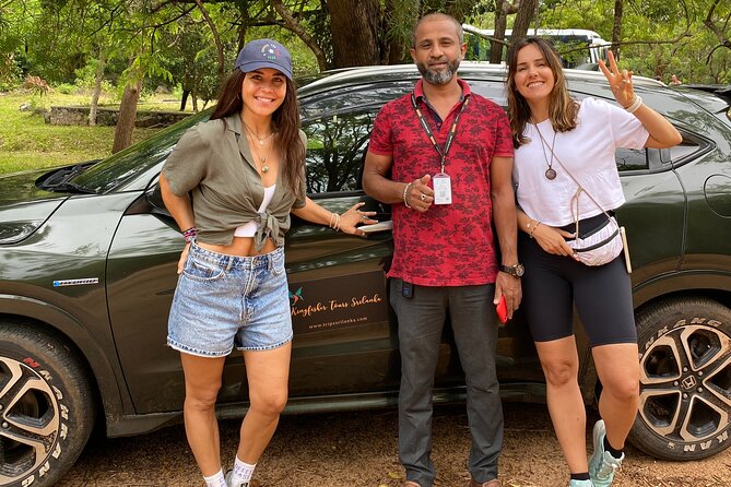 Sigiriya Rock Fortress and Cave Temples Day Trip - Lunch and the Sigiriya craft village