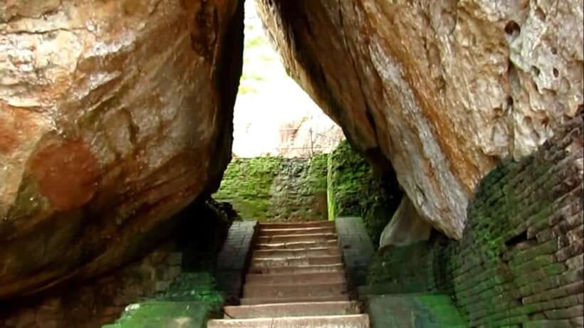 Sigiriya: Rock Fortress Private Guided Walking Tour - Who should book this Sigiriya walking tour?