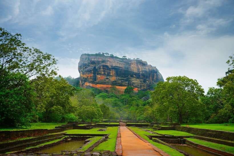 Sigiriya: Rock Fortress Private Guided Walking Tour - The 1,200-step climb to the fortress
