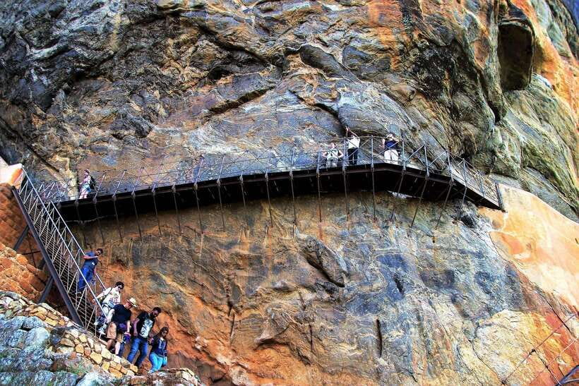 Sigiriya: Rock Fortress Private Guided Walking Tour - Passing beneath the Lion’s Paw