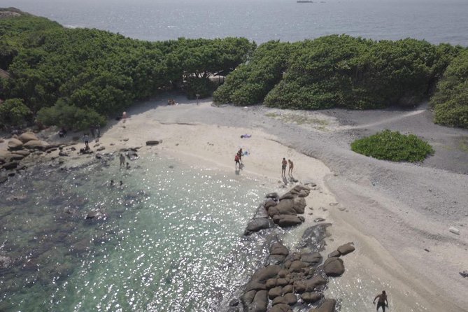 Snorkeling at Pigeon Island - Snorkeling equipment and a useful footwear tip