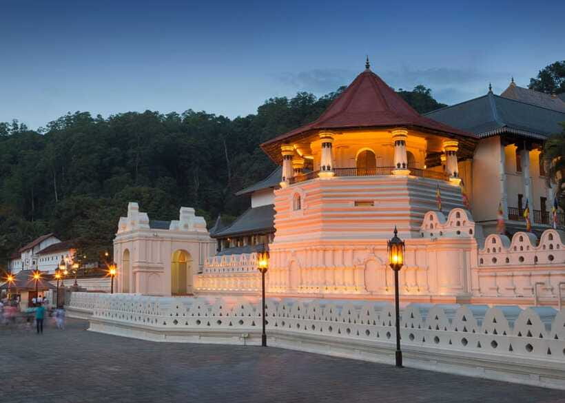 Sri Lanka 3-day Private Tour: Kandy, Nuwara Eliya, Ella - The guide and small-group experience