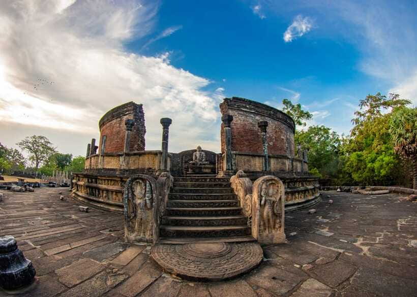 Sri Lanka: 4-Day Private Tour Focusing on Cultural Triangle - The guides make or break the experience