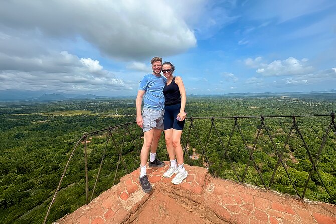 Sri Lanka: 8 Day Tour with Rich Cultural Experiences - Day 1: Sigiriya Rock and a cultural dance show