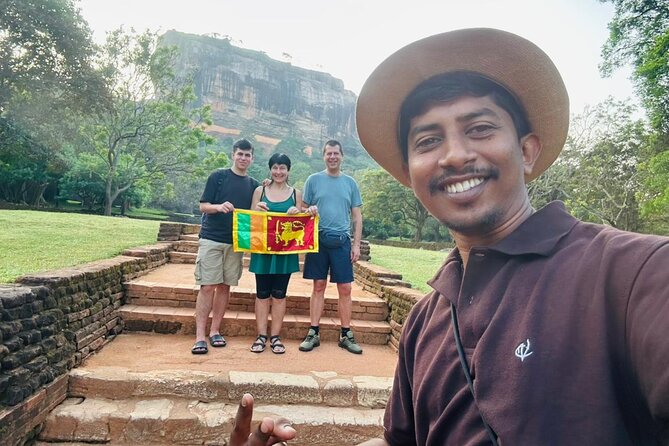 Sri Lanka 8 days Tour with Private Vehicle - Day 3: Matale’s temples, spices, and Kandy after dark
