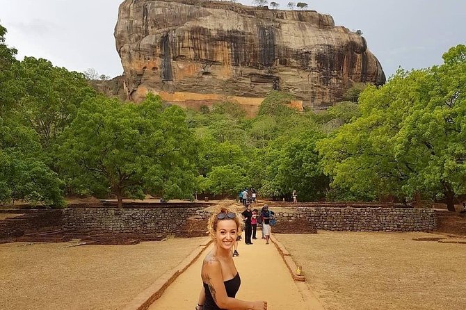 Sri Lanka budget tour package 8 days with driver,vehicle and H/B accommodations. - Day 5: Matale and the painted caves of Dambulla
