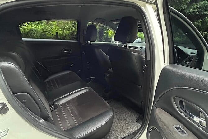Sri Lanka Car and Driver Hire - Private Driver and Chauffeur - What is included for the $40 group rate