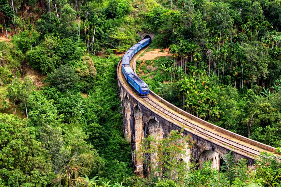 Sri Lanka Private 2-day Tour:Train Trip, Kandy, Nuwara Eliya - The big picture: two hill-country cities in two days