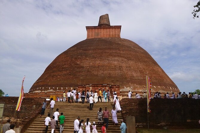 Sri Lanka Private Tour 8 days-Driver/vehicle/accommodation H/B - Airport pickup and the first stop at Dambulla