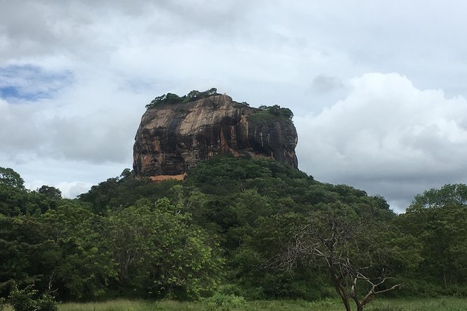 Sri Lanka Tour in 8 Days - Day 1: Colombo airport to Sigiriya