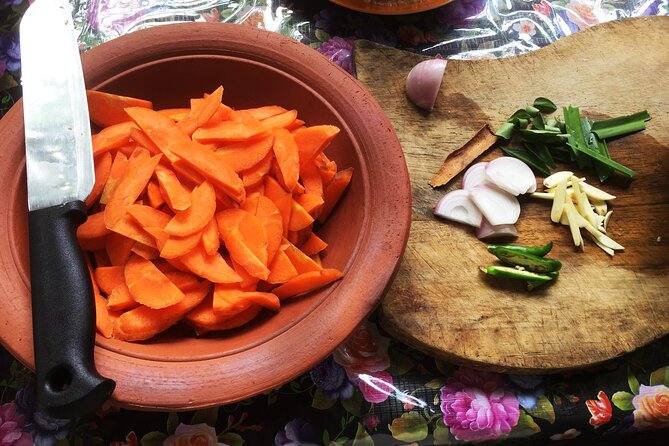 Sri Lankan cooking class with Nilu Kandy( FREE PICKUP & Drop) - Meeting Nilu and Janaka