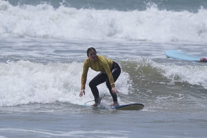 Surf with Apple - Who should book this lesson