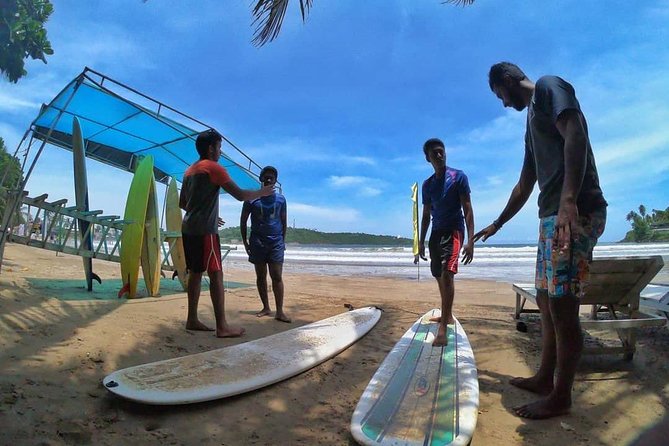 Surfing Lessons at Unawatuna - Photos That Show More Than Your Memory