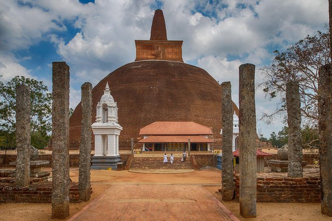 Taxi From Anuradhapura to Kandy (Private) - Key points at a glance