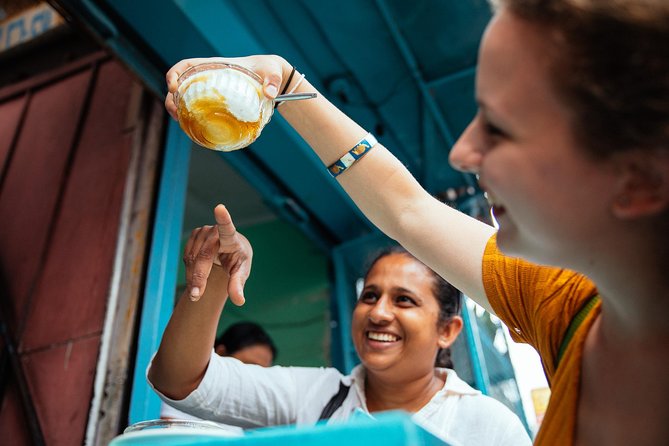 The 10 Tastings of Kandy With Locals: Private Street Food Tour - What the ten tastings may include