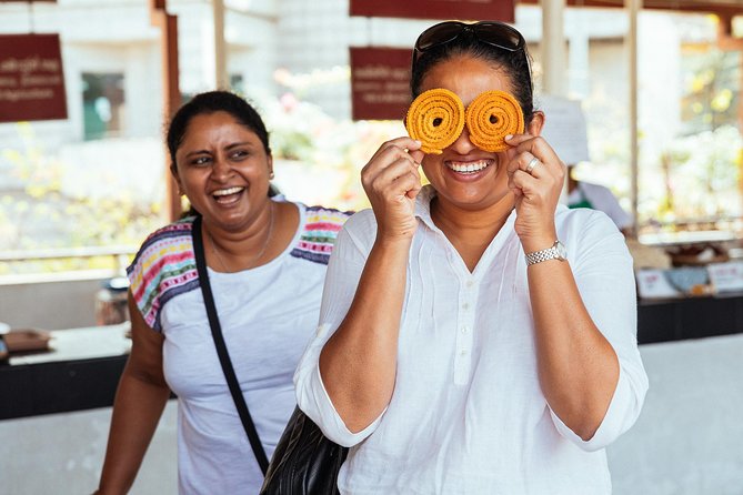 The 10 Tastings of Kandy With Locals: Private Street Food Tour - Moving through Kandy with a private host