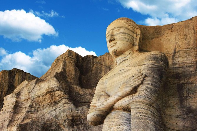 Tour Packages in Sri Lanka - Most Popular Round Tour - All in One Tour - Horton Plains and the train to Ella