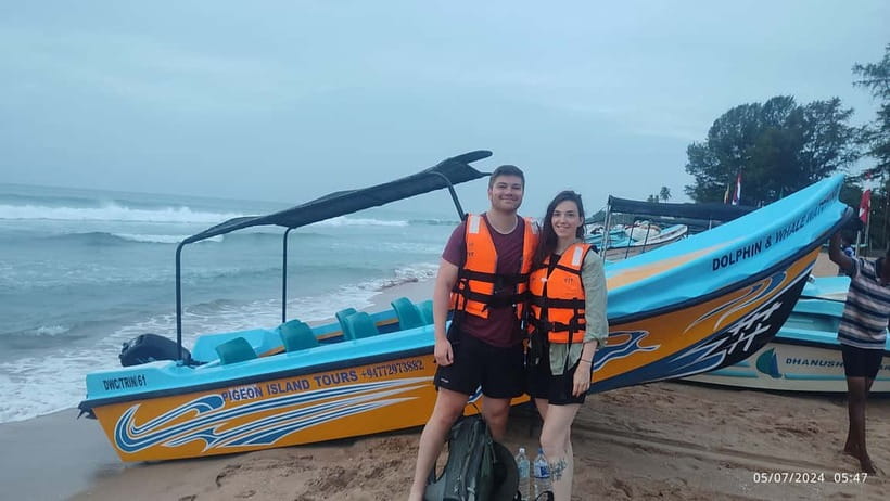 Trincomalee: Dolphin & Whale Watching Boat Tour - What the boat is like in practice
