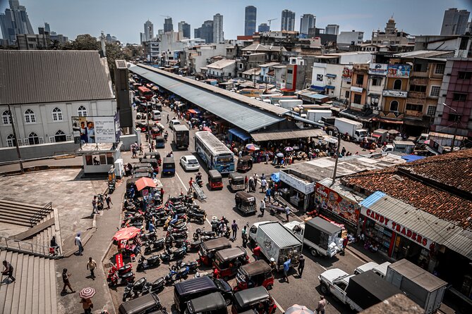 Tuk It Easy Colombo - Market streets reveal ordinary Colombo