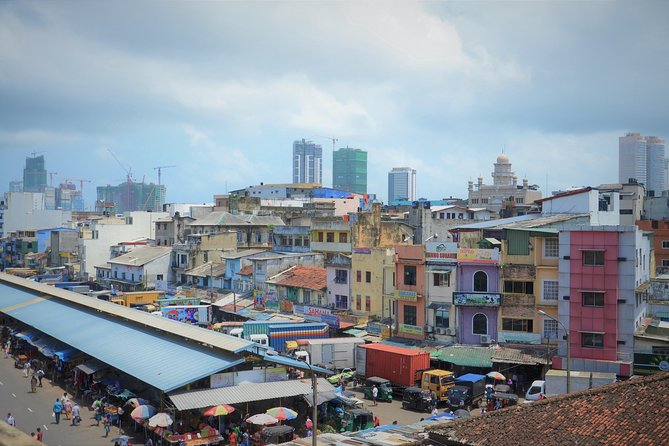 Tuk It Easy Colombo - Rooftop views and local drinks add character