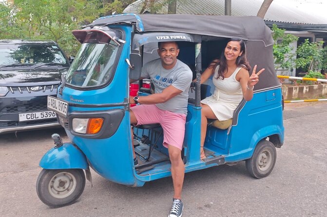 Tuk Tuk Private Tour Exploring Sri Lanka Capital of Colombo - Tea, gems, and Sri Lankan crafts