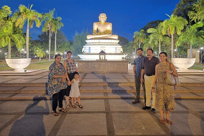Tuk Tuk safari capital Colombo (Food and Entry Fees) Including - Independence Square and Galle Face Green