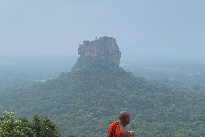 Ultimate 8-Day Sri Lanka Adventure: Private Guided Tour - Day 4: Ella’s famous bridge and short mountain walks