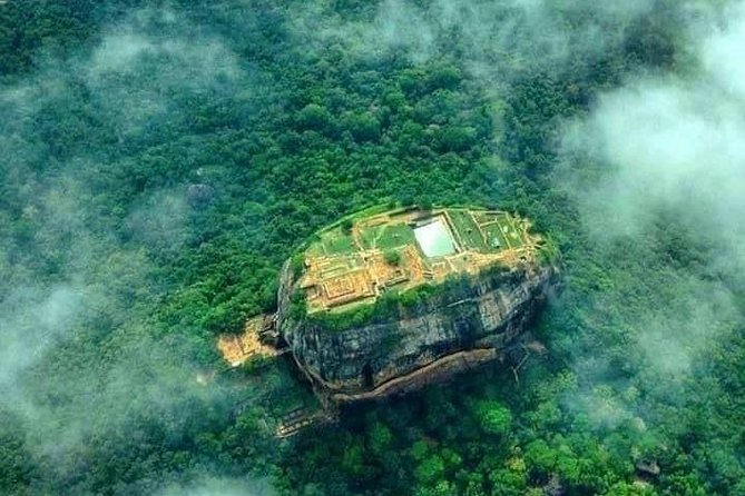Village tour Sigiriya Rock, Pidurangala Rock and Dambulla temple - One hour inside Dambulla Cave Temple
