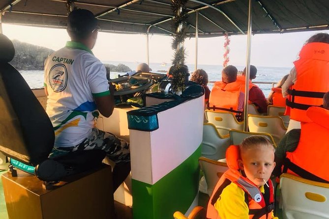 Whales and Dolphins Watching-Luxury Super Grade Cruiser(Hotel Pick up offered) - Breakfast, coffee, and the small comforts